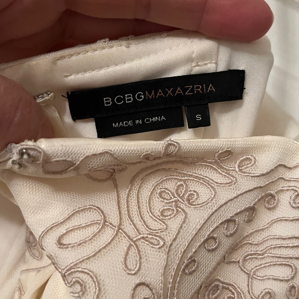 BCBGMaxAzria Strapless Ivory Dress with Embroidery - Women’s Small size 4-6 - Picture 5 of 8